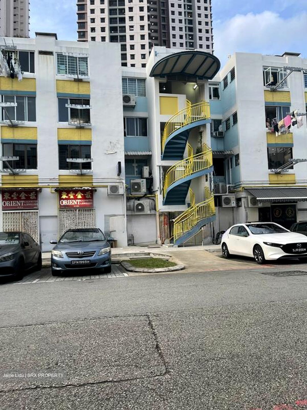 Toa Payoh Central (D12), Shop House #572571431